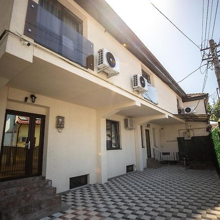 Nelana Hostel Cluj Napoca Bagian luar foto