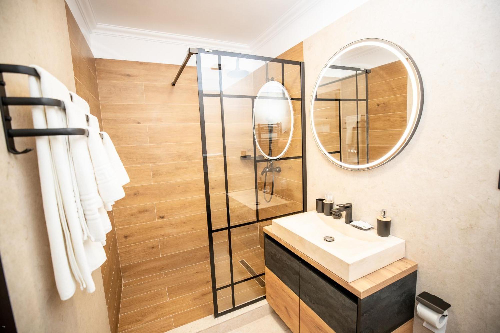 Nelana Hostel Cluj Napoca Bagian luar foto
