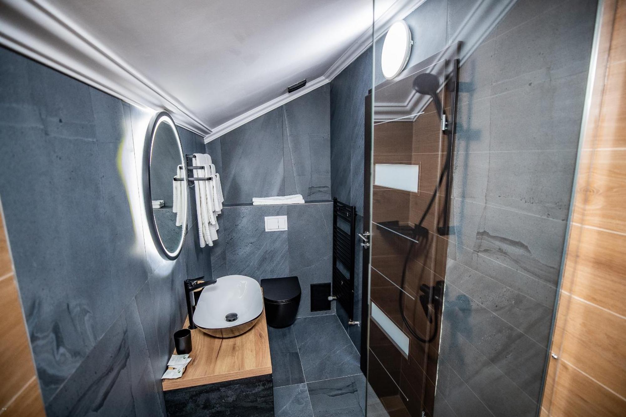 Nelana Hostel Cluj Napoca Bagian luar foto