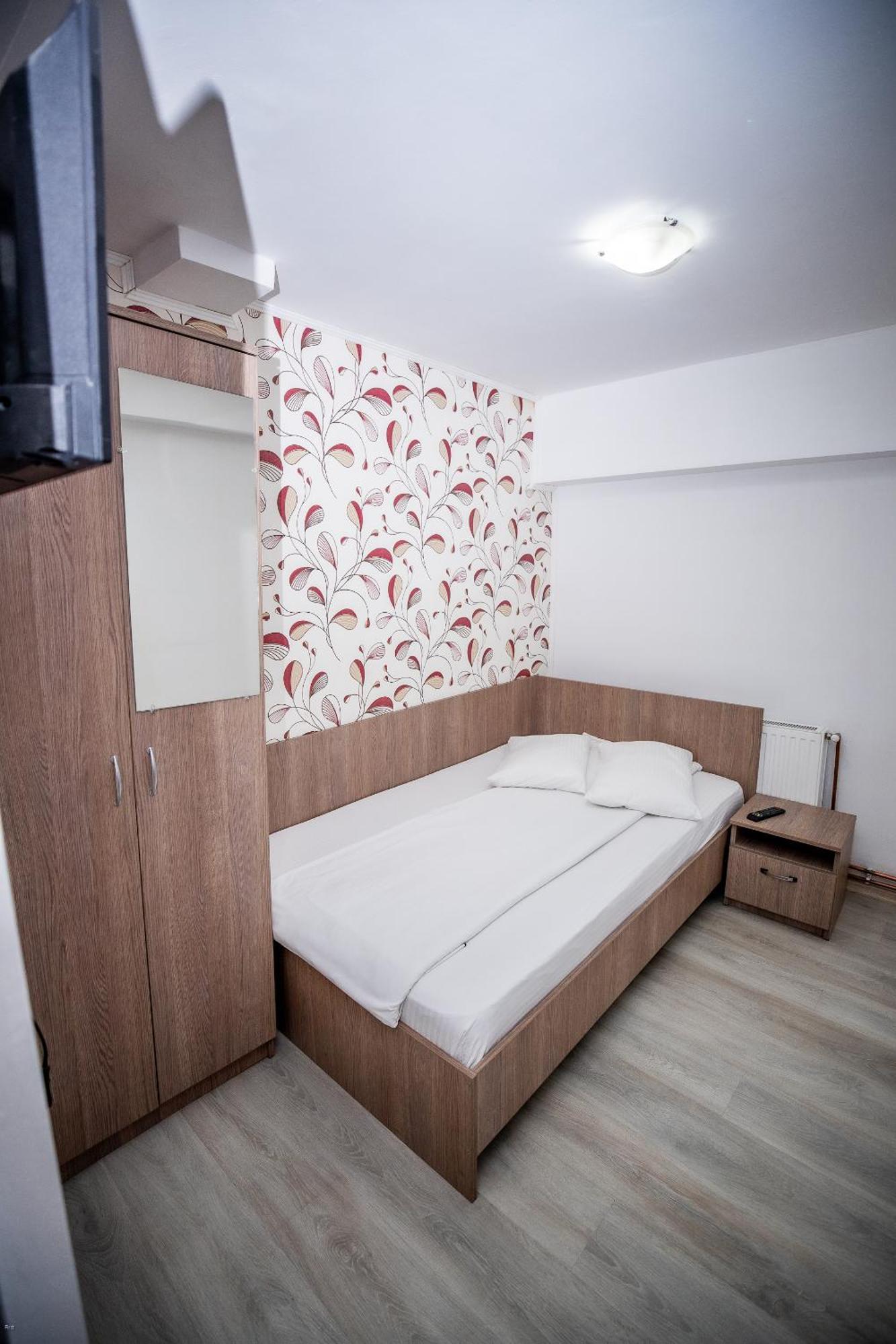 Nelana Hostel Cluj Napoca Bagian luar foto