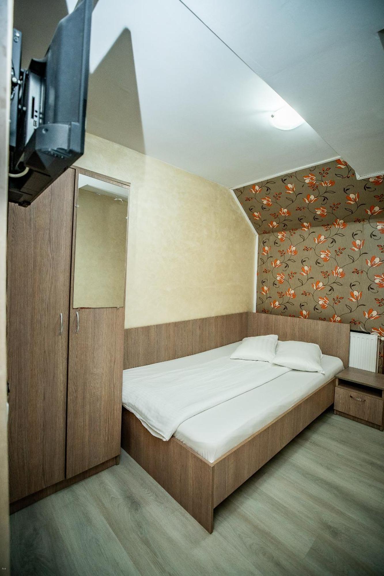 Nelana Hostel Cluj Napoca Bagian luar foto