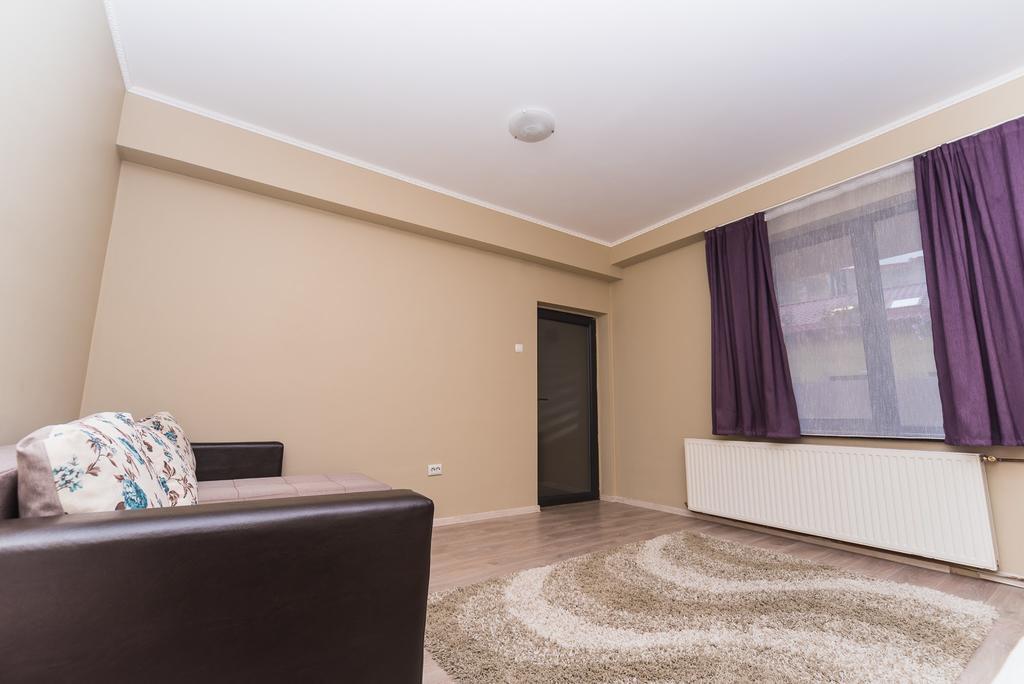 Nelana Hostel Cluj Napoca Bagian luar foto