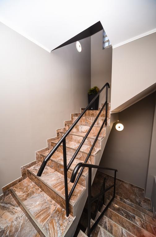 Nelana Hostel Cluj Napoca Bagian luar foto